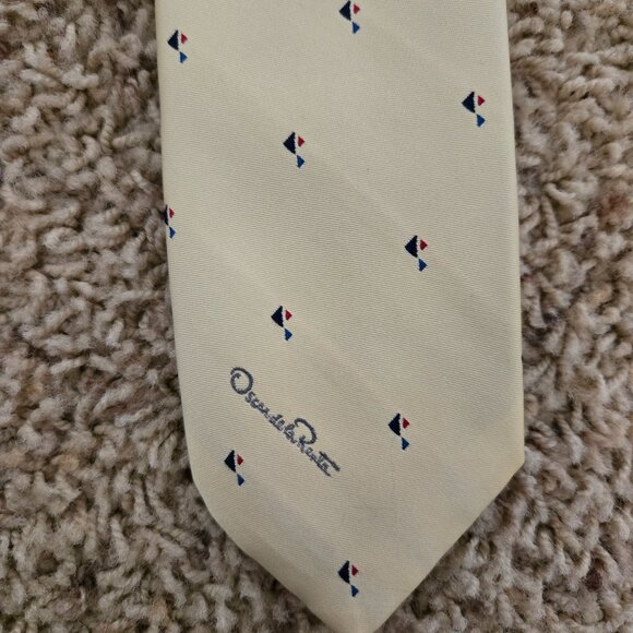 Oscar de la Renta Ivory Tie w/Geometric Pattern in Dark Blue and Red WPL 4075 - Picture 1 of 5